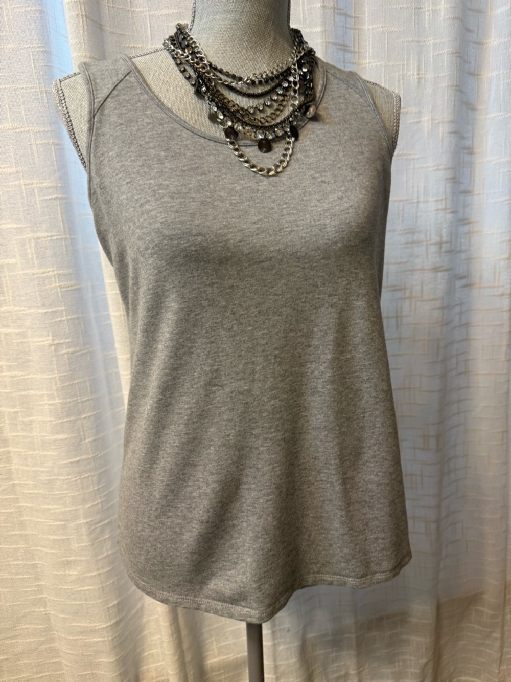 Chico's Gray Sleeveless Scoop Neck Tank with twist in back